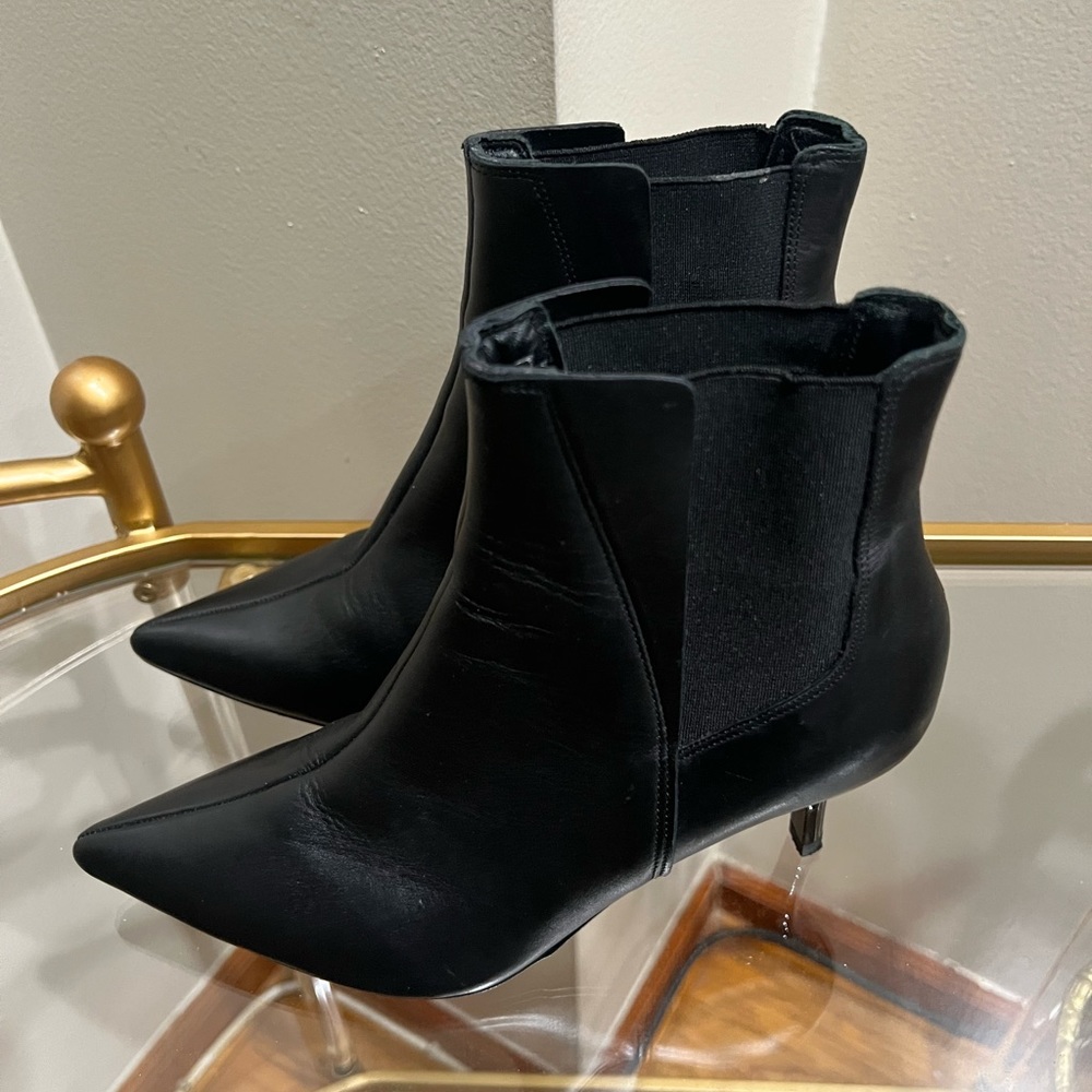 Zara Heeled Anklet Leather Booties in Size 6 in good condition